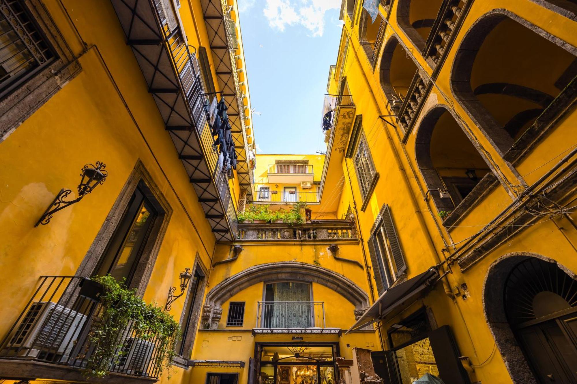 Palazzo Mormando - Industrial Apartment Napoli Bagian luar foto
