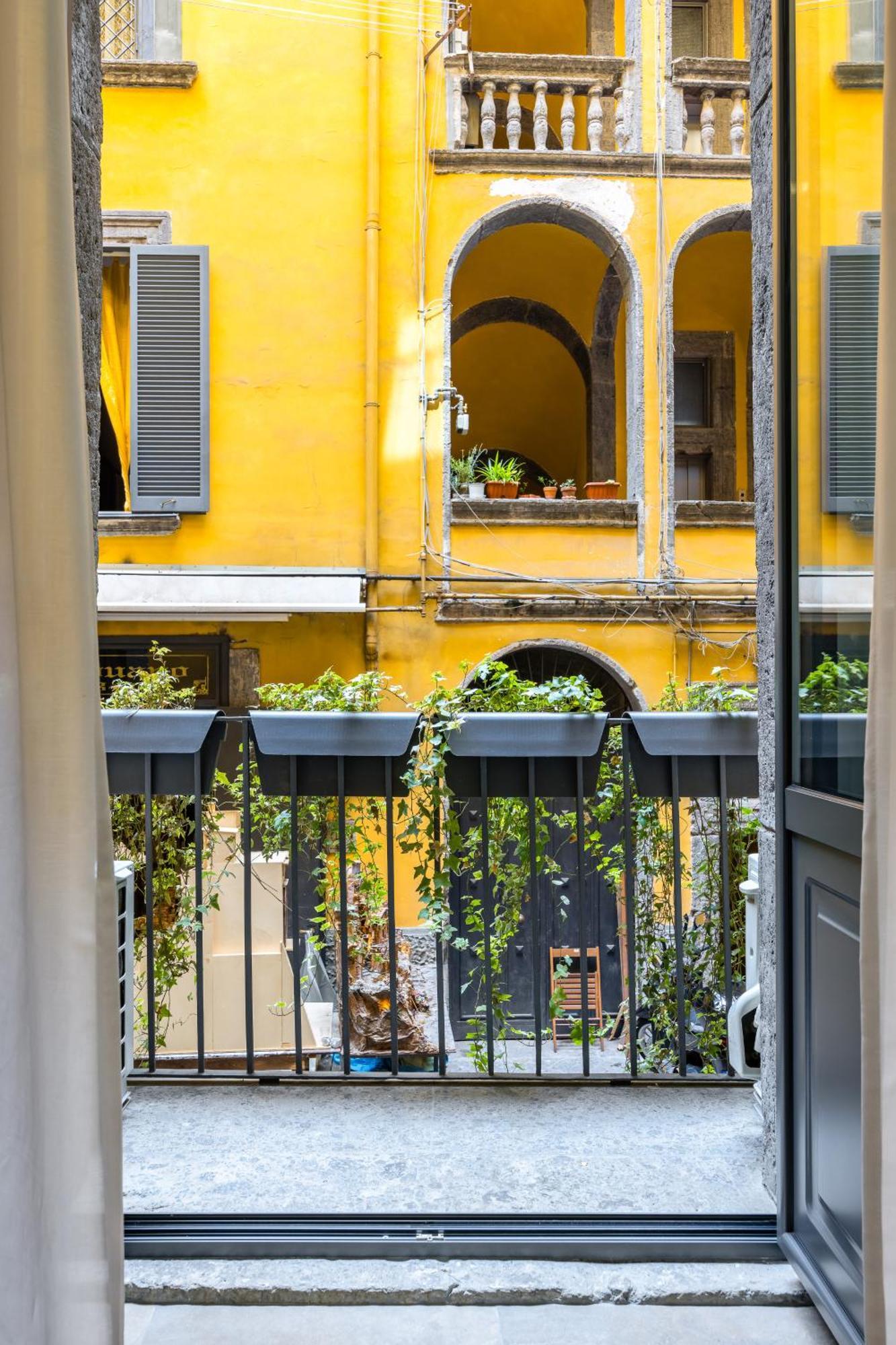 Palazzo Mormando - Industrial Apartment Napoli Bagian luar foto