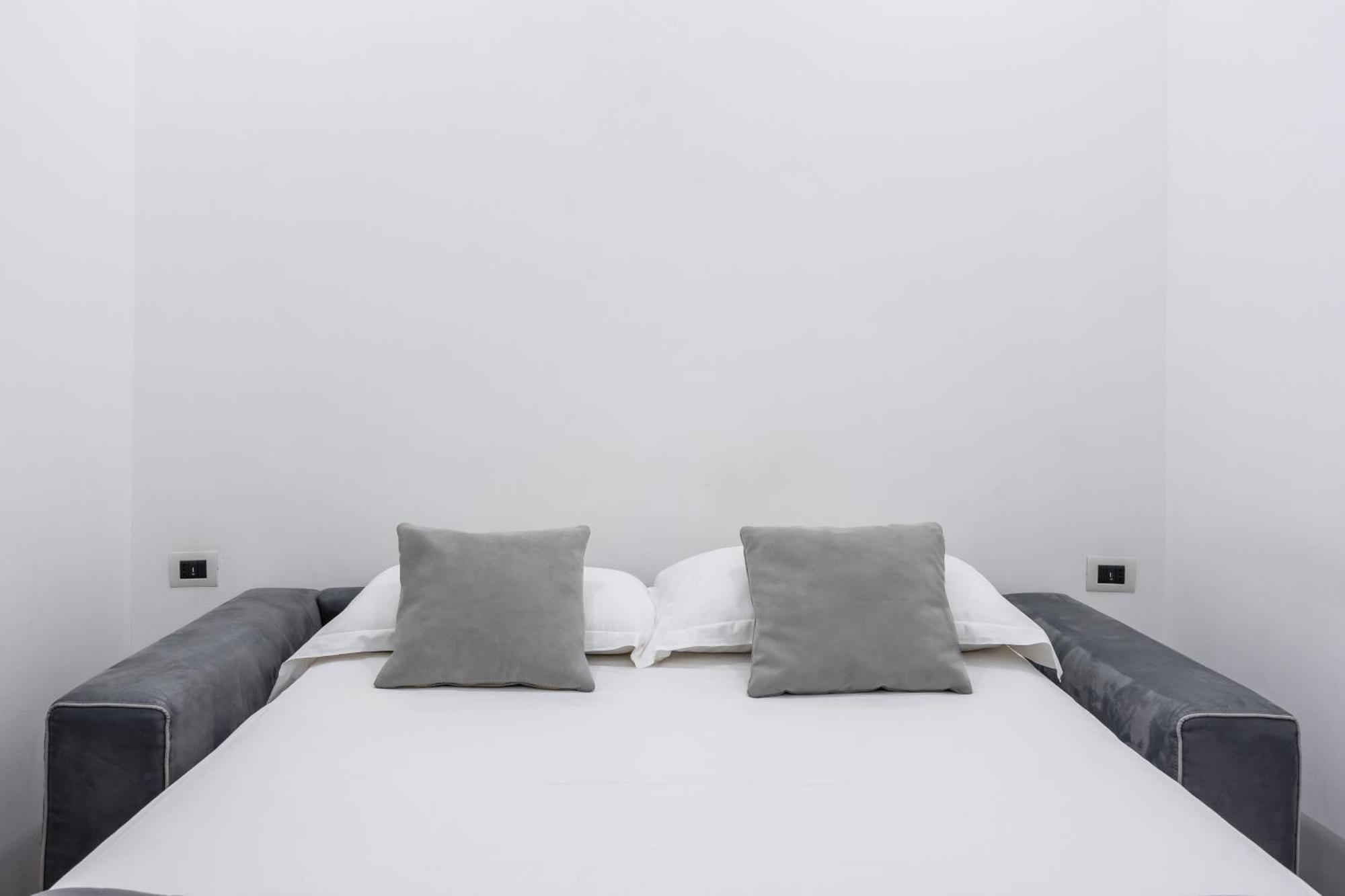 Palazzo Mormando - Industrial Apartment Napoli Bagian luar foto