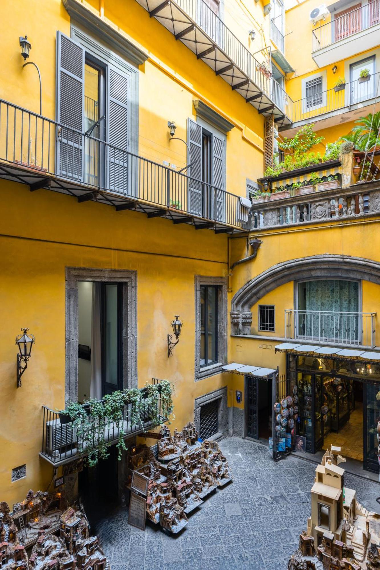 Palazzo Mormando - Industrial Apartment Napoli Bagian luar foto