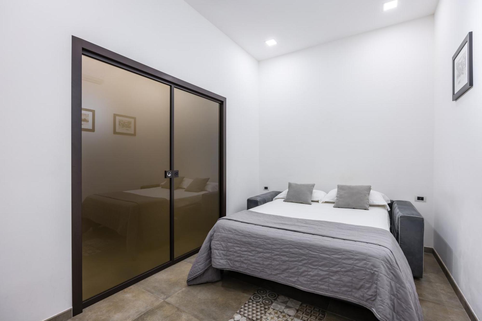 Palazzo Mormando - Industrial Apartment Napoli Bagian luar foto